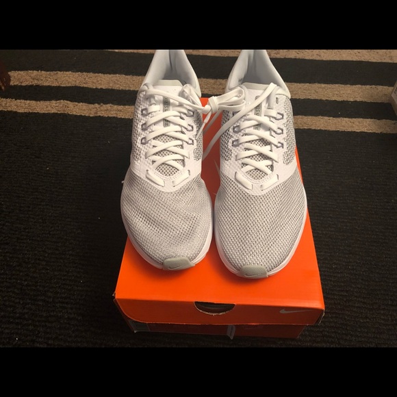 Nike Men’s Zoom Strike White - Picture 2 of 6